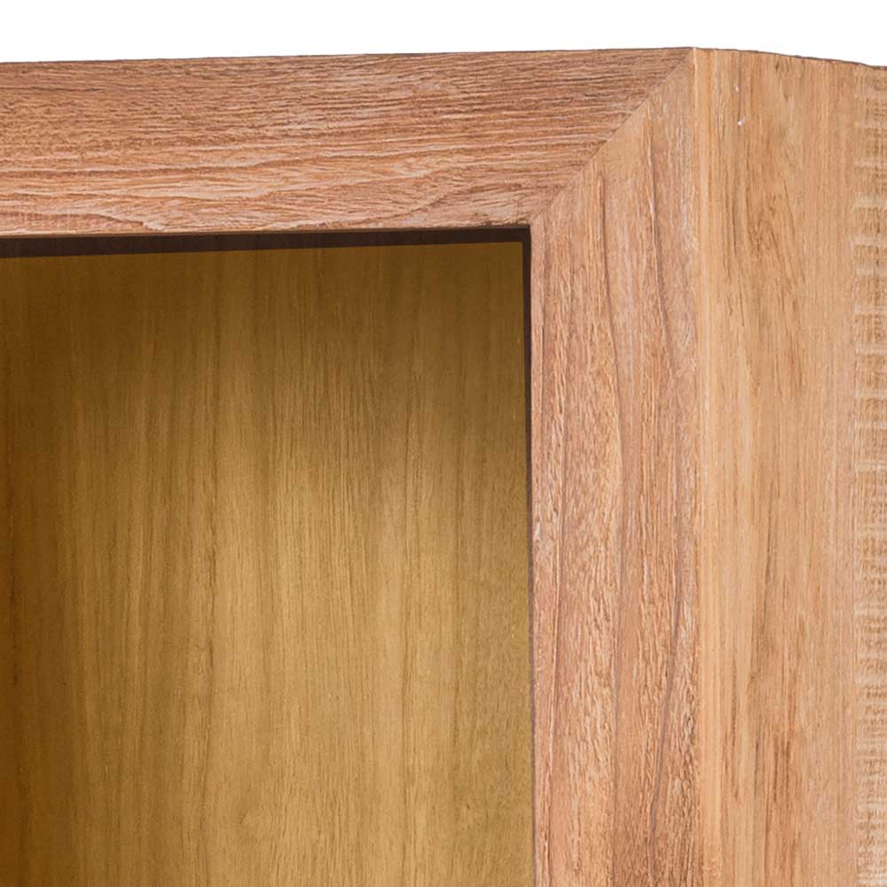 Oberes Eckdetail des Teak Barschranks mit offenem gelbem Fach und Holzmaserung – Myons