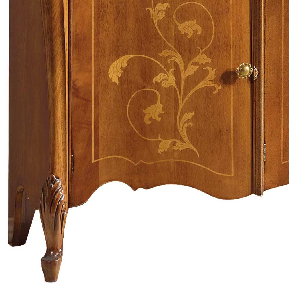Nussbaum Sideboard mit geschnitztem Bein und geschwungener Tür mit goldenem Ranken Dekor – Carlenna