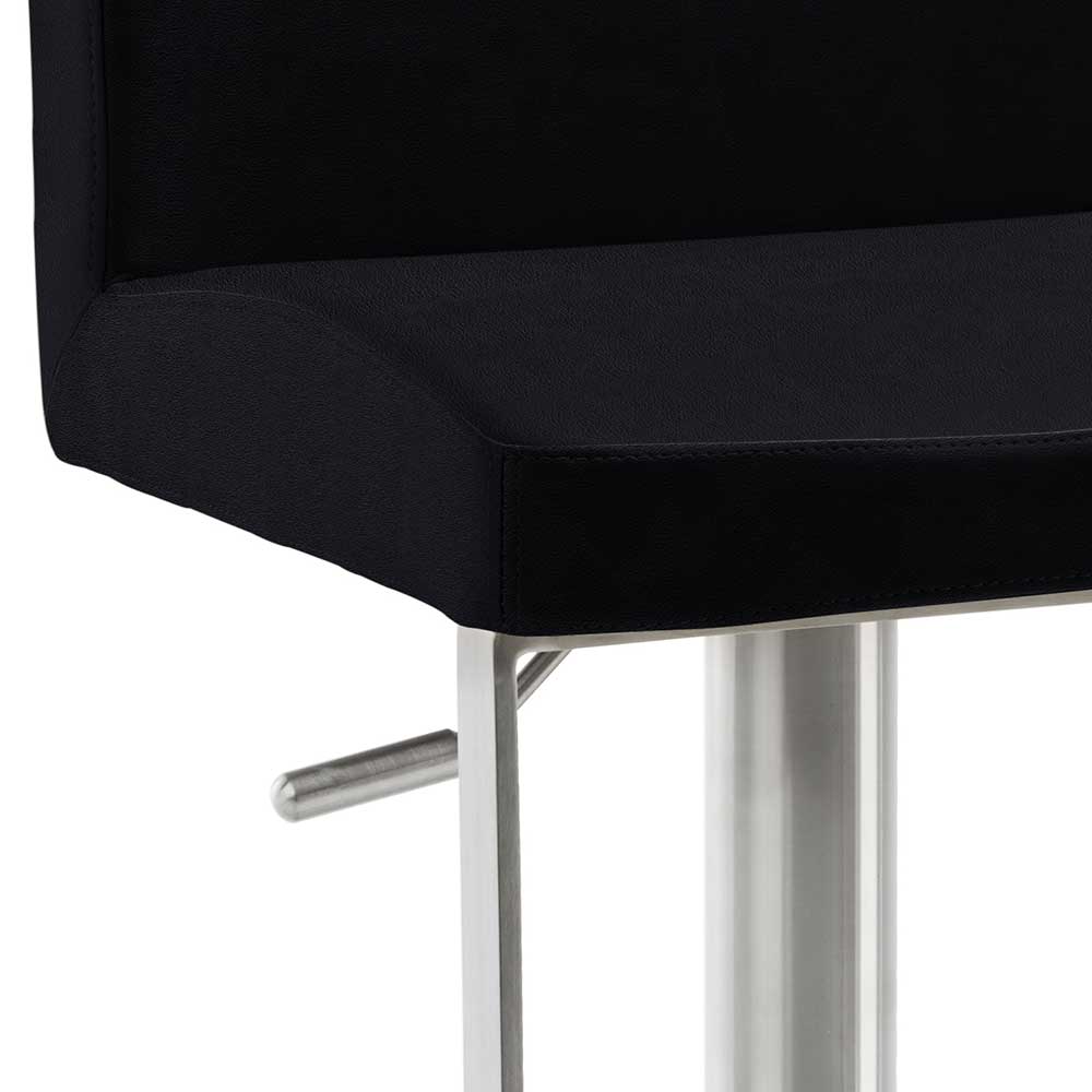 Schwarze Sitzfläche aus echtem Leder und die gebürstete Edelstahl-Basis des Barhockers – Monville