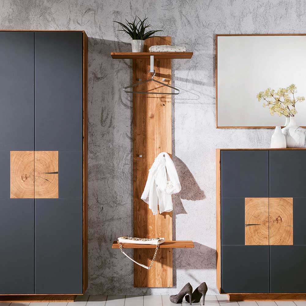 Moderne Wildeiche Holzgarderobe mit Ablagen und Kleiderstange für den Eingangsbereich – Mandrey