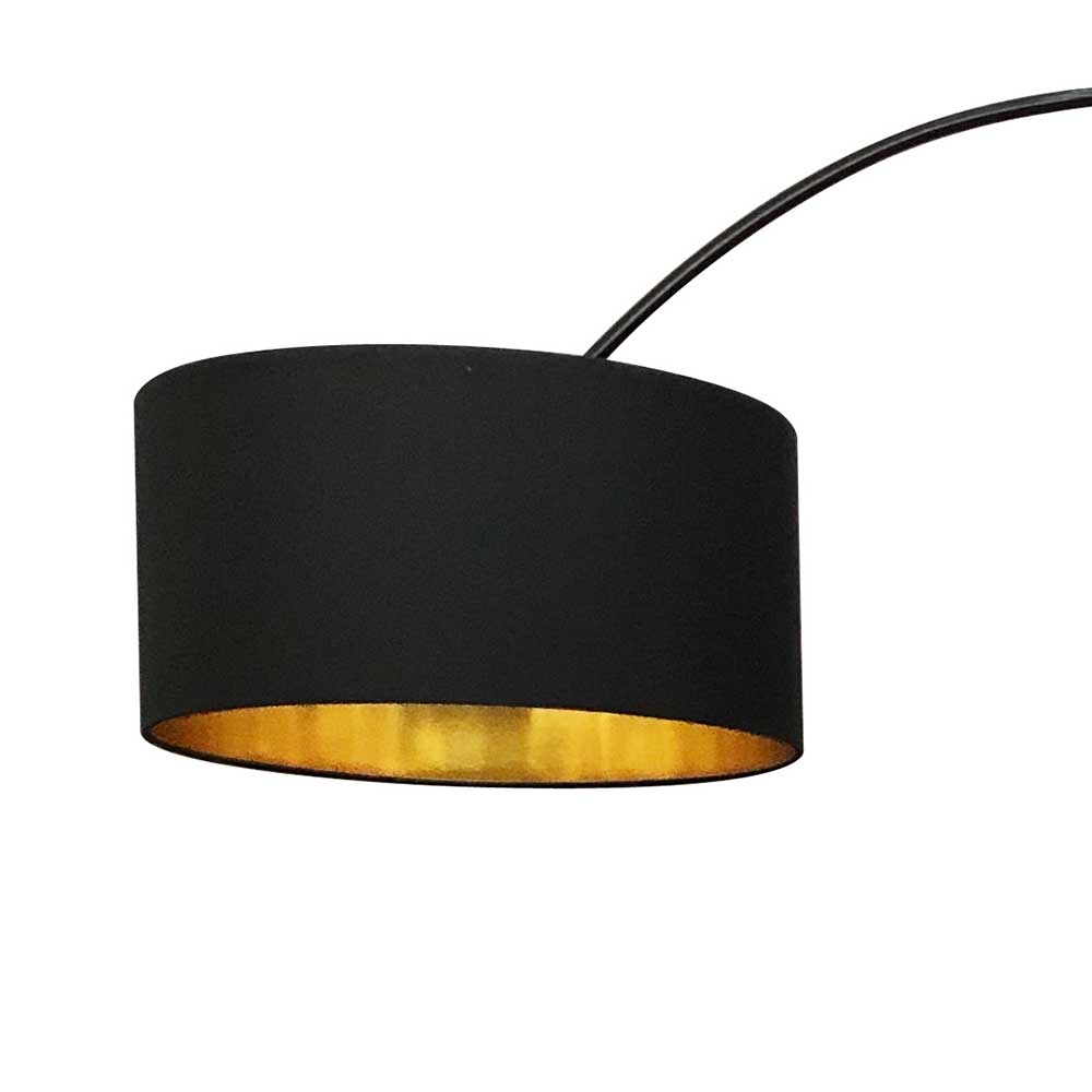 Schwarzer Lampenschirm mit goldener Innenseite einer Bogenlampe – Tamya