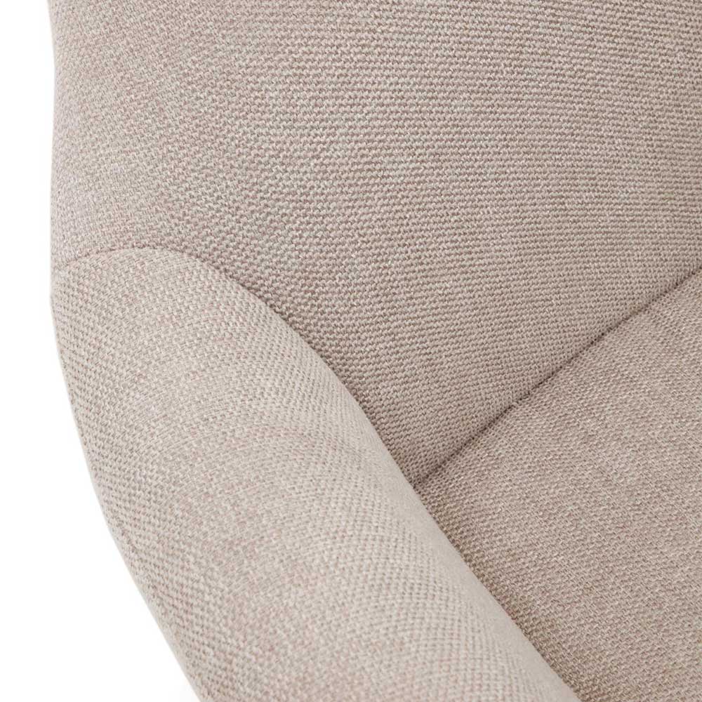 Nahaufnahme der Textur des beigen Chenille-Bezugs an der Armlehne des Sessels – Flawia