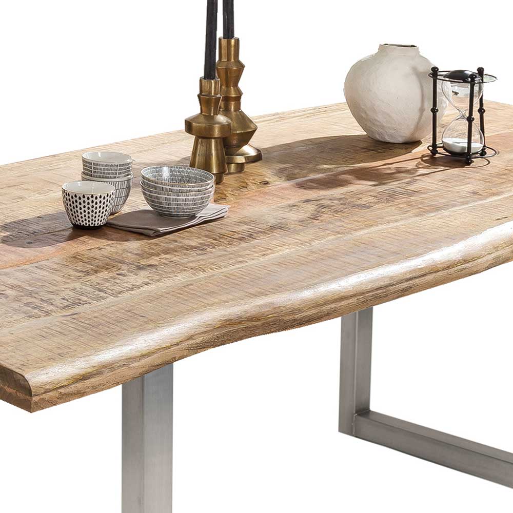 Holztisch für den Essbereich mit Baumkante aus Mangoholz und stabilen Edelstahl Tischbeinen – Matic