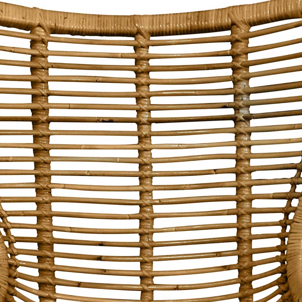 Ausschnitt der fein geflochtenen Rattan-Rückenlehne mit horizontalen Streben – Krems