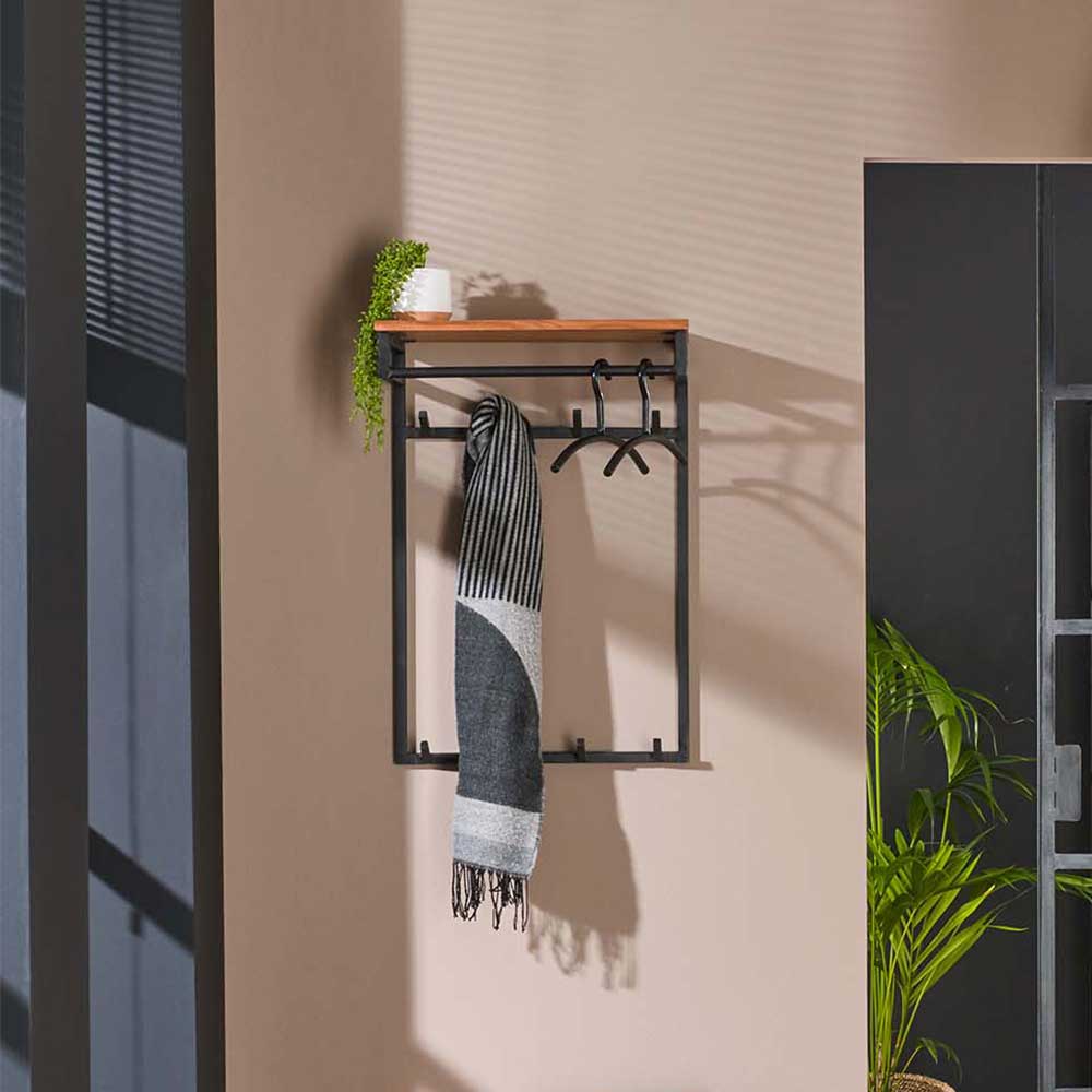 Wandgarderobe aus Akazienholz und schwarzem Metall mit Hutablage im Eingangsbereich – Bernardo