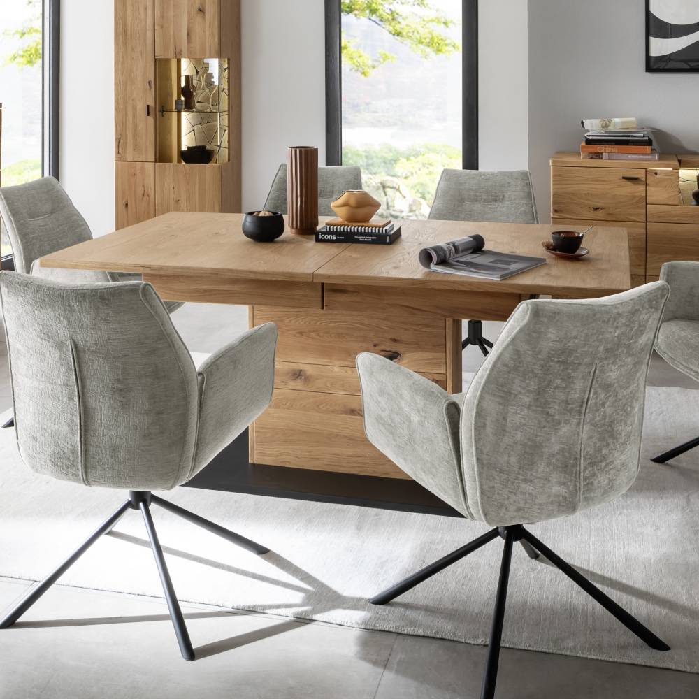 Großer Ausziehtisch aus Wildeiche im modernen Esszimmer Ambiente – Dagmy