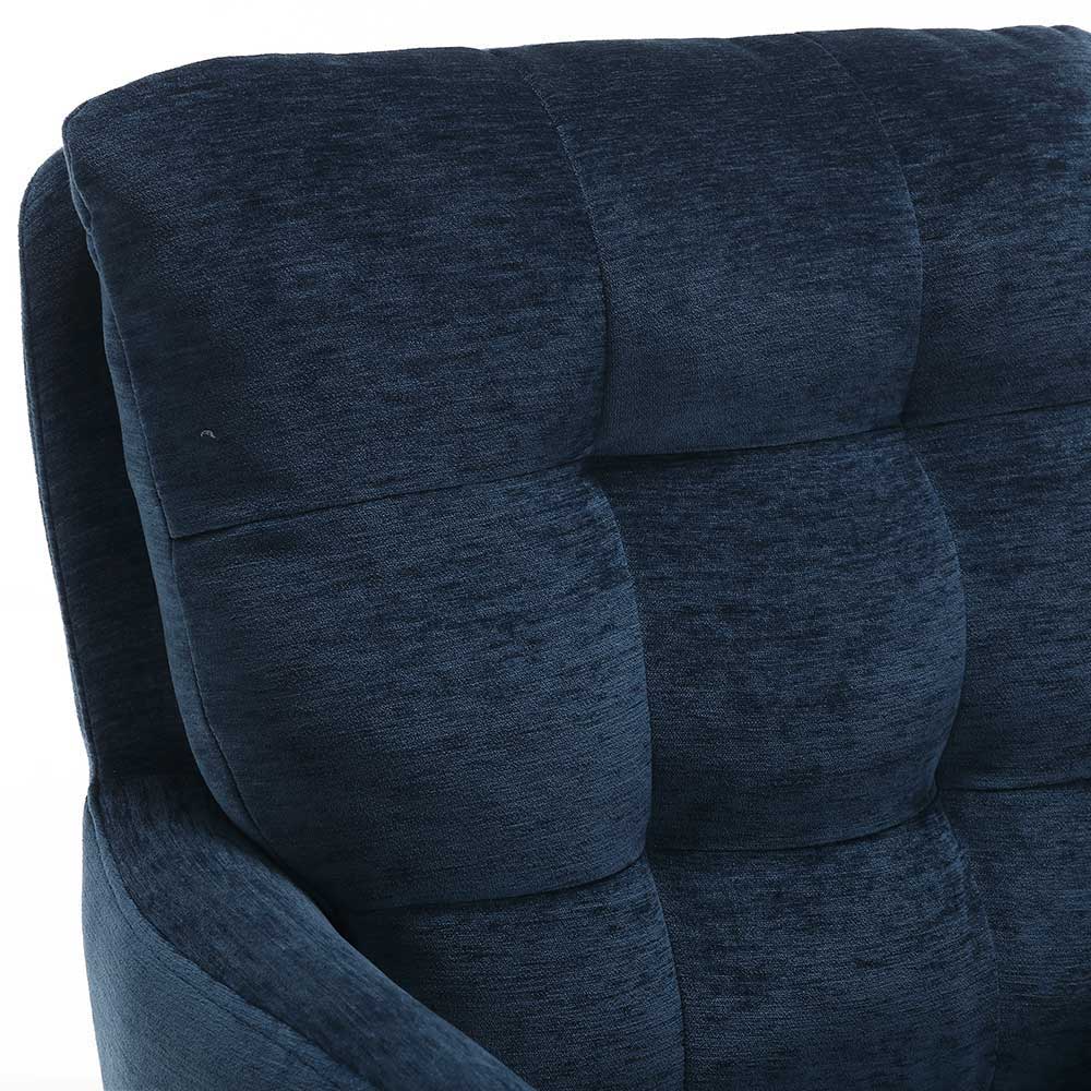 Detailansicht der gesteppten Rückenlehne des blauen Chenille Polstersessels – Luanu