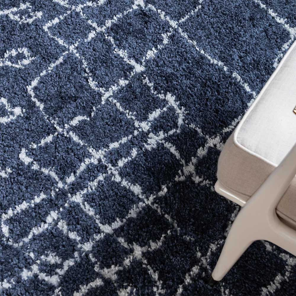 Moderner Hochflor Teppich in Blau mit Creme - Luzian
