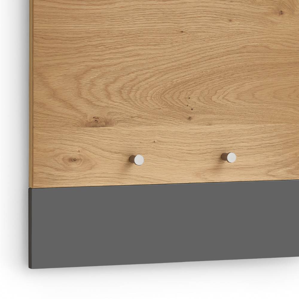 Unterer Bereich der Wandgarderobe aus Eichenholz mit Haken und grauer Leiste – Arturus