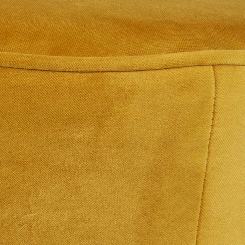 Gelber Samtstoff des Poufs mit feiner Nahtdetail – Barnhia