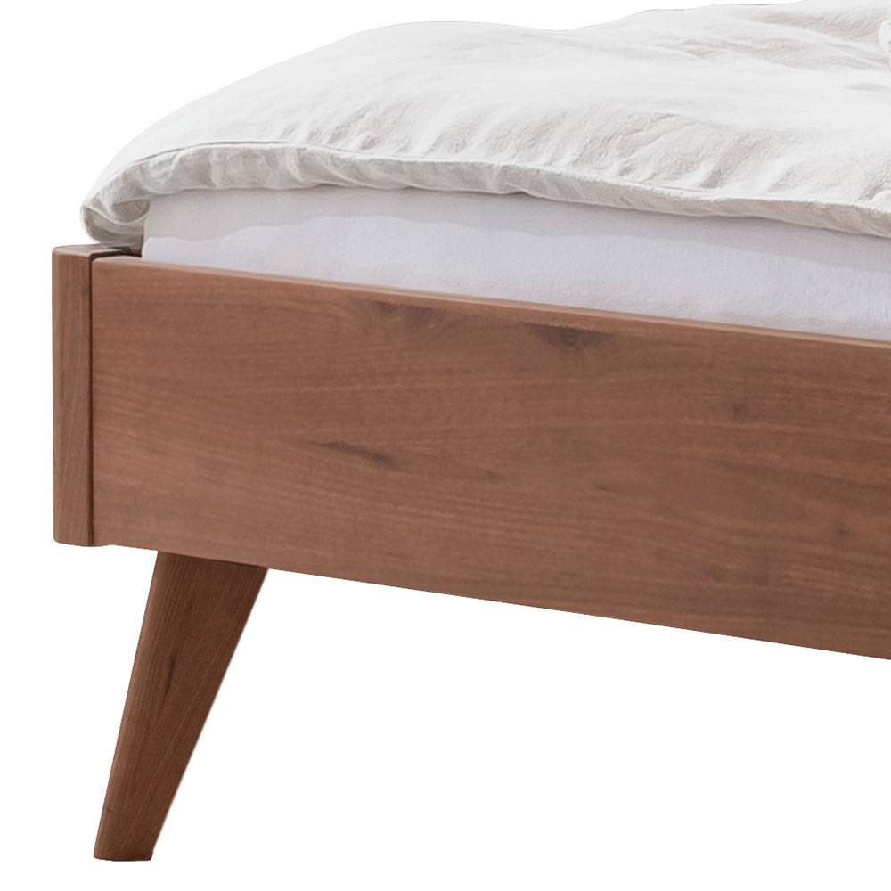 Elegantes Designbett aus Nussbaum massiv - Twinta
