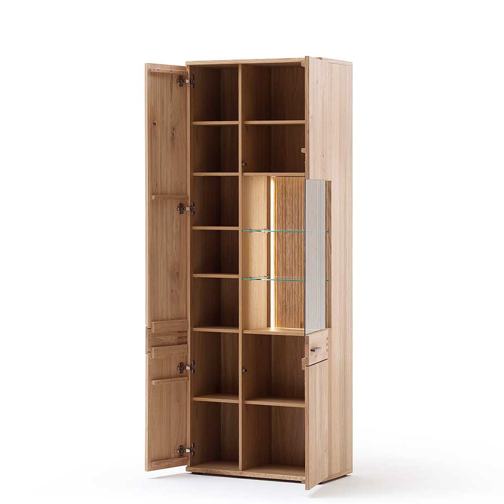 Offener Wohnzimmerschrank mit vielen Regalfächern und beleuchteter Vitrine aus Massivholz – Crupean