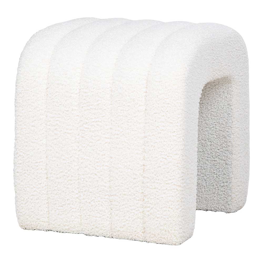 Eleganter Boucle Hocker in Weiß mit geschwungener Form und Zierrillen – Slavian