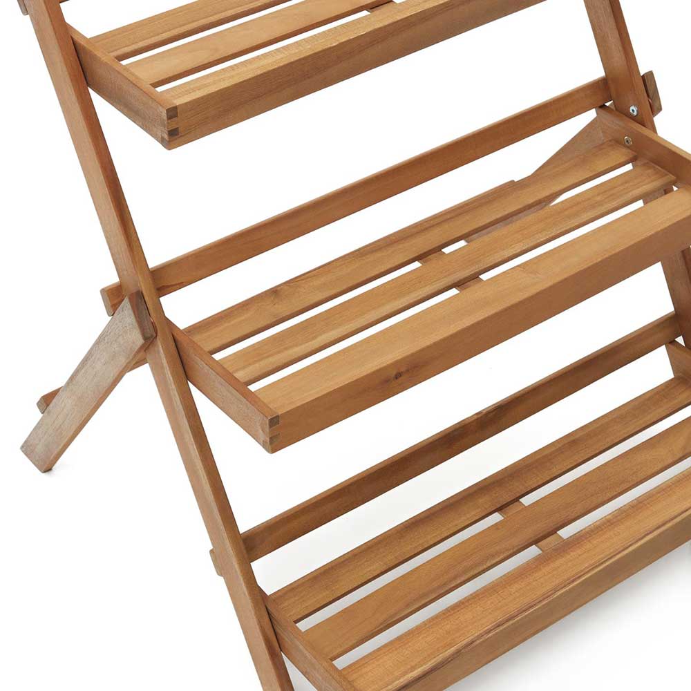 Holzlatten und stabile Konstruktion der mittleren und unteren Ablagen des Regals – Oledra