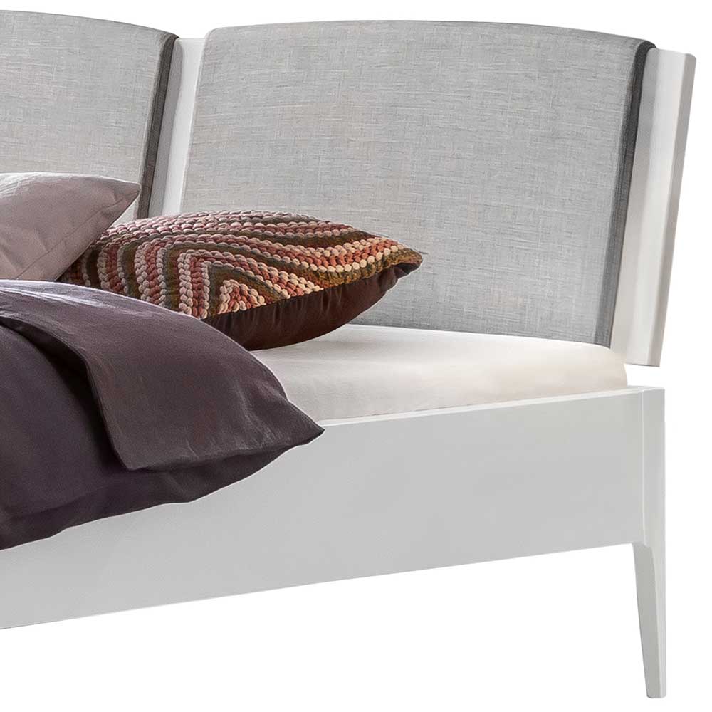 Weißes Bett mit lackierter Oberfläche - Jehava