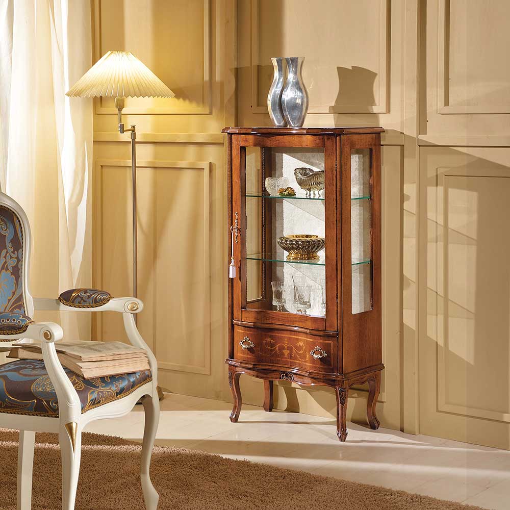 60cm breite Barock Vitrine mit einem Türblatt und geschwungenen Füßen – Agosto