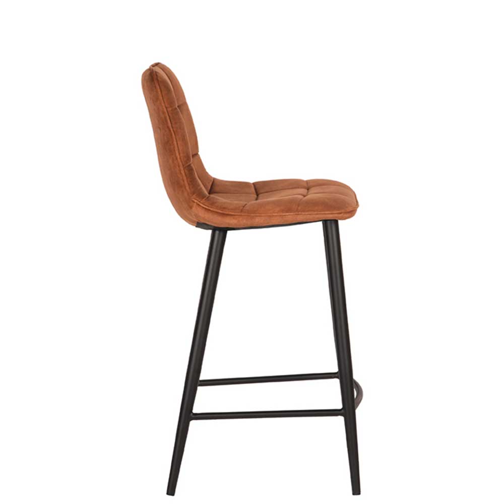 Halbhoher Barstuhl 65 cm Sitzhöhe brauner Samt mit schwarzen Metallbeinen in Seitenansicht – Naharas