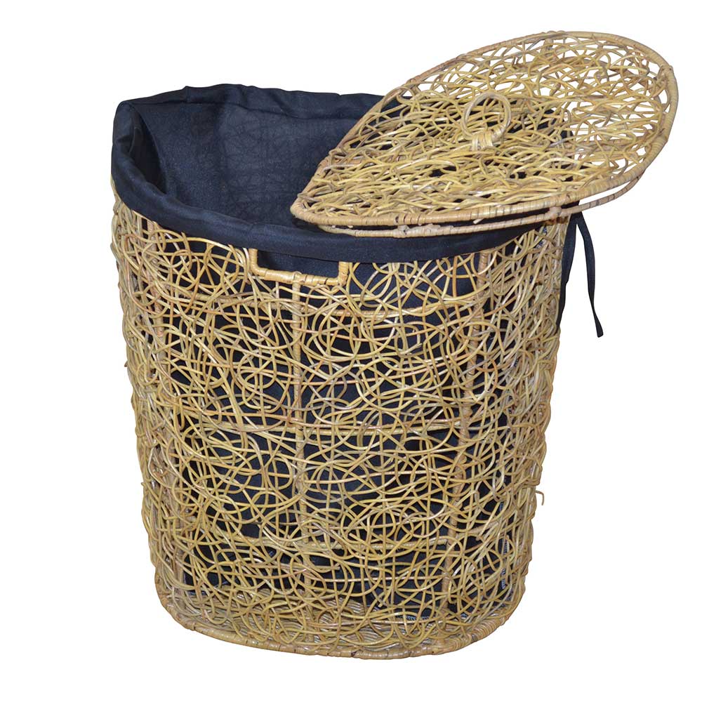 Großer Wäschekorb aus Rattan in Beige mit schwarzem Stoffeinsatz und geöffnetem Deckel – Sempra