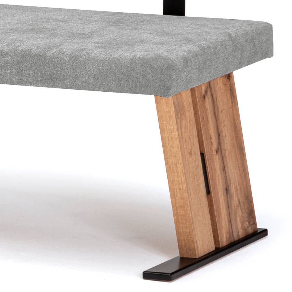 Stabiler Bankfuß der Eckbank aus robustem Holz mit schwarzem Metallsockel im modernen Design – Oktamian