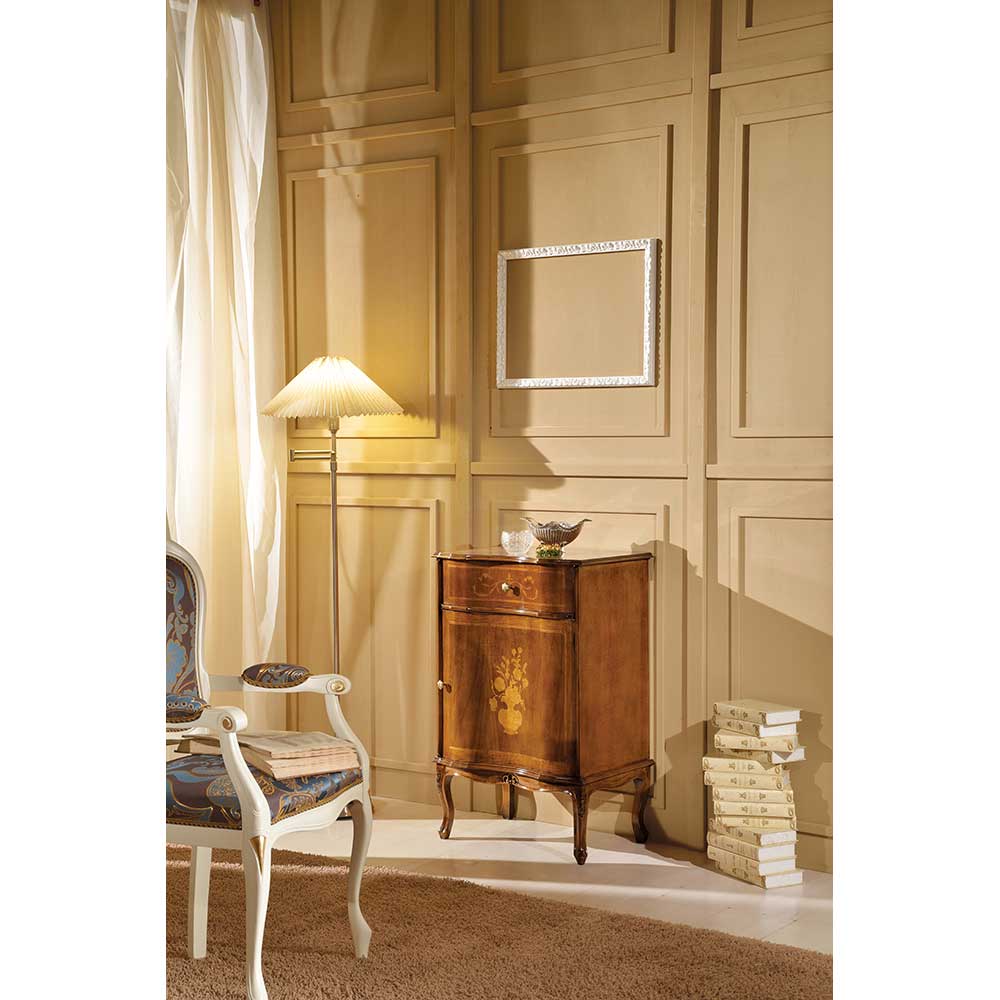Italienische Kleinkommode im Barockstil Venerdina in Nussbaum Braun