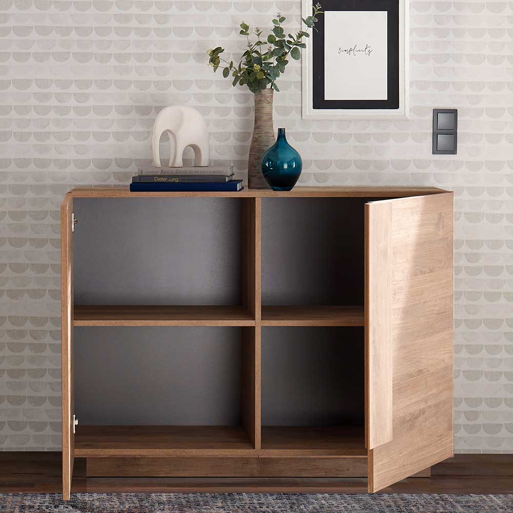 Kommode in Holzoptik mit offenen Doppeltüren und vier Innenfächern für Stauraum – Basento