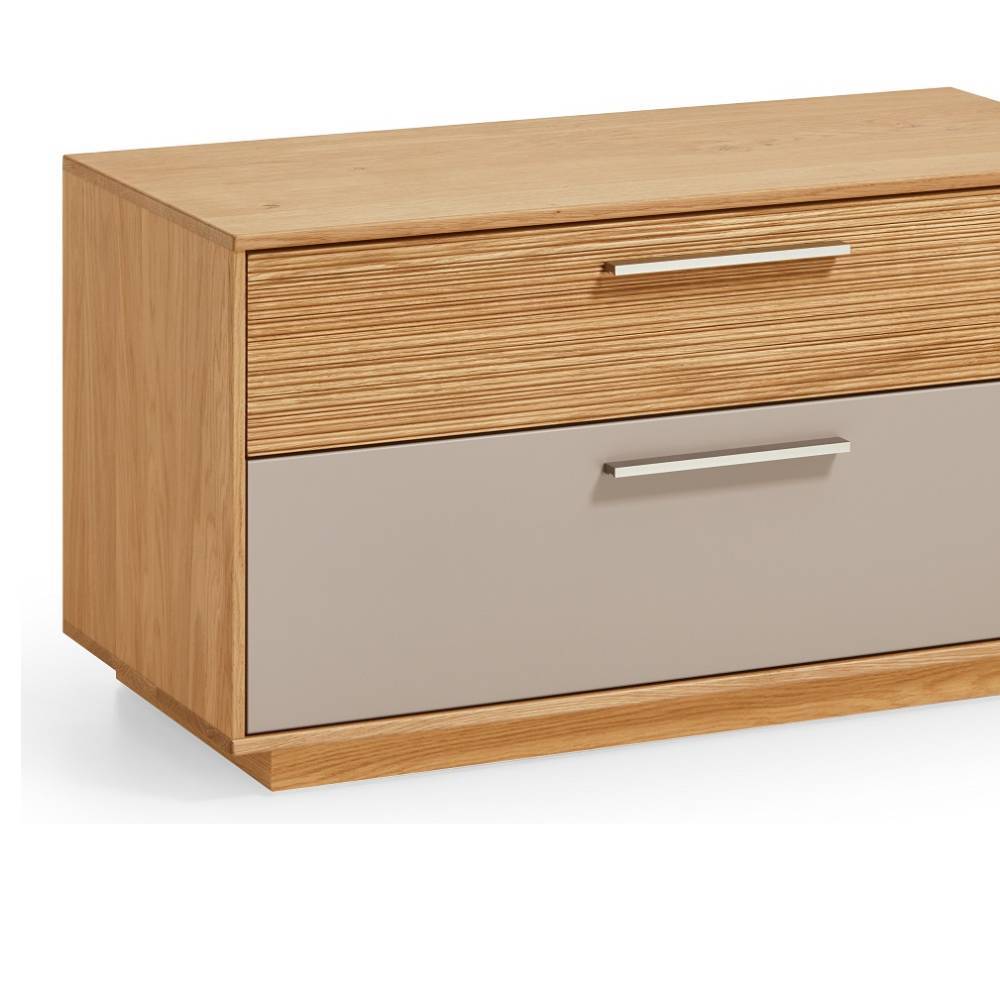 Flurbank Detail mit geriffelter Holzschublade und glatter grauer Schublade – Barcelos