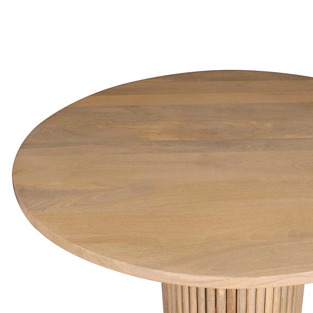 Runder Holztisch aus Mangoholz mit sichtbarer Tischkante und Details des Säulenfußes – Rosalia