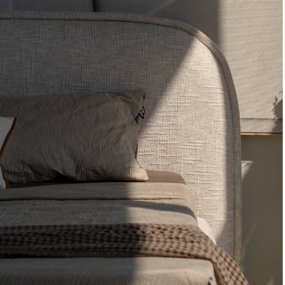 Design Polsterbett komplett ausgestattet - Lyaneza