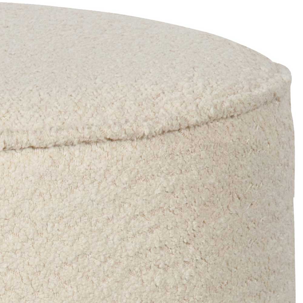 Cremefarbener Boucle Pouf Hocker obere Kante und Textur Detail – Winnington