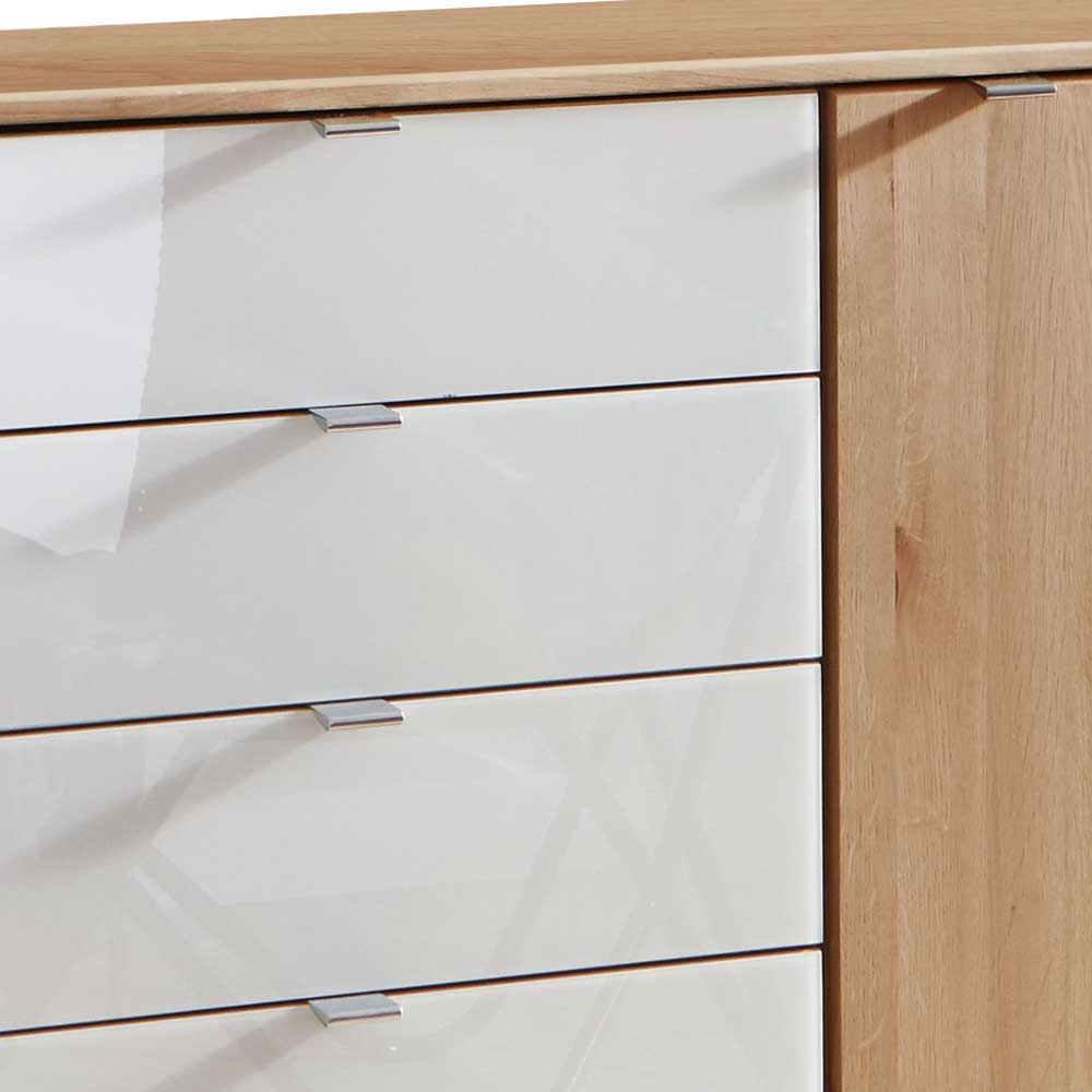 Fünf weiße Hochglanz-Schubladen der Kommode mit Eiche Bianco Deckplatte und Metallgriffen – Crucav