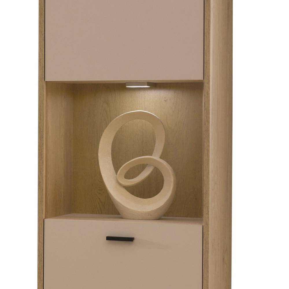 Beige Vitrinenschrank mit beleuchtetem Fach und Holzakzenten für Wohnzimmer – Dasanti