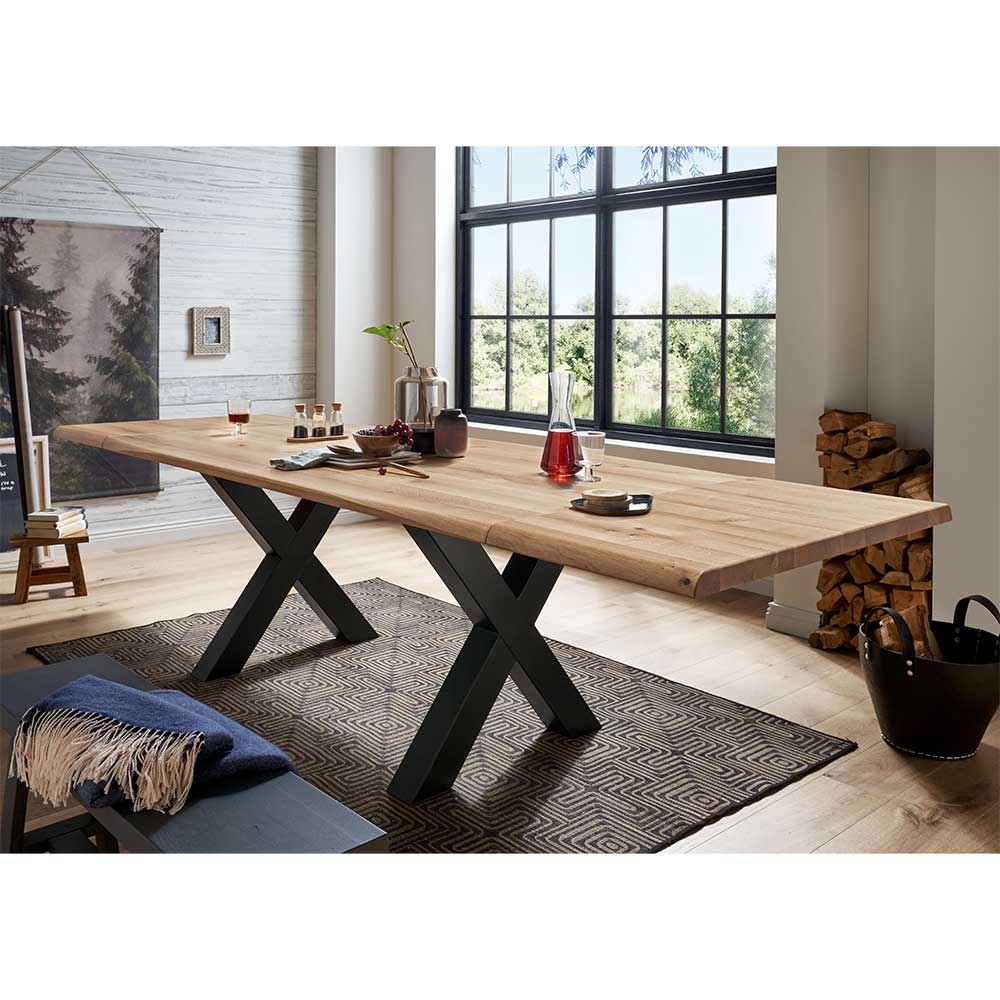 Wildeiche Esstisch mit schwarzen X-Beinen aus Stahl für modernes Esszimmer – Irysma