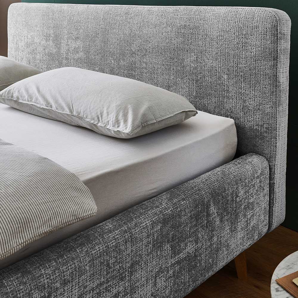 Graues Polsterbett mit Boucle Bezug und Holzfüßen - Endrov