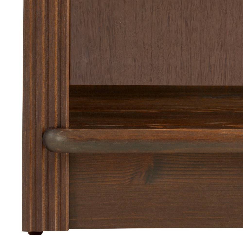 Abgerundete Kante und dunkelbraune Holzstruktur des stilvollen Eckregals für Ihr Zuhause – Nizina
