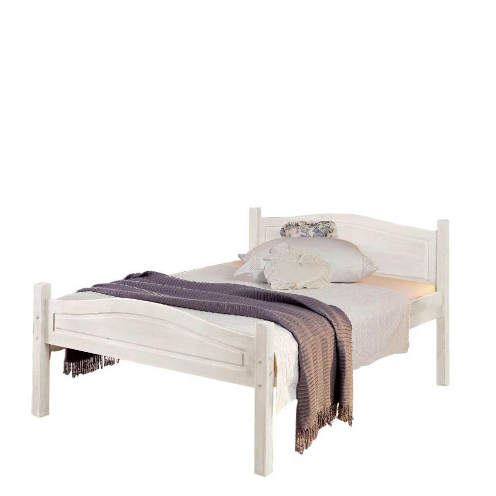 Gemütliches weißes Kiefer Massivholzbett mit Matratze, Kissen und Decke im Schlafzimmer – Ugo