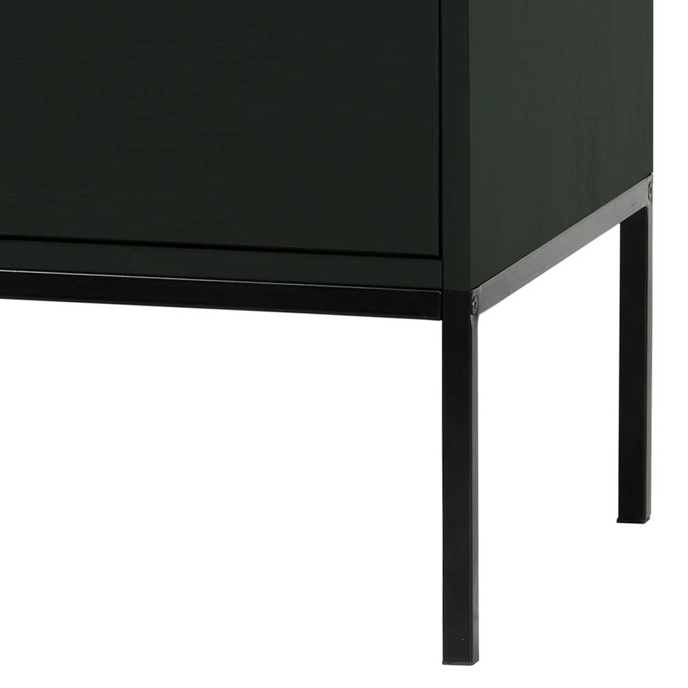 Stabile schwarze Metallfüße und das moderne Gestell der Kommode für sicheren Stand – Kitchin