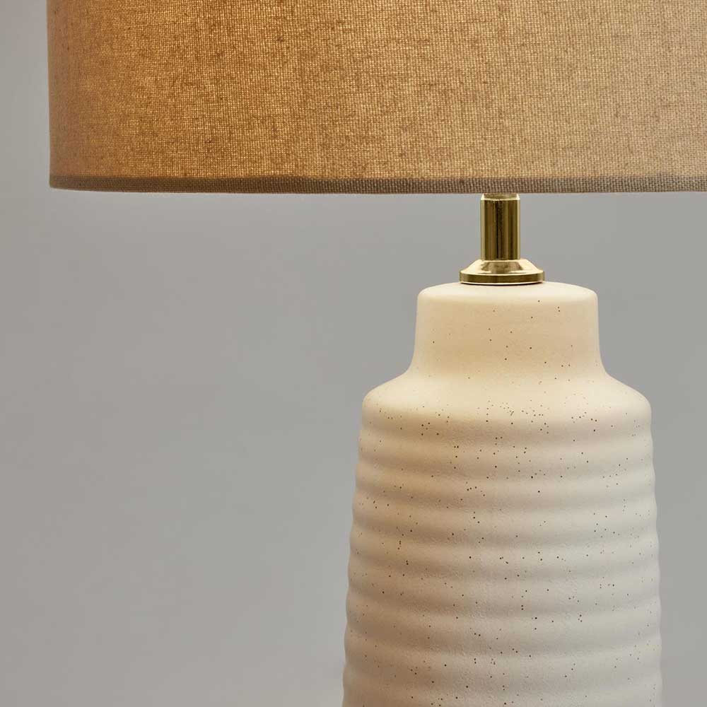 Tischlampe mit Keramik in Weiß - Laota