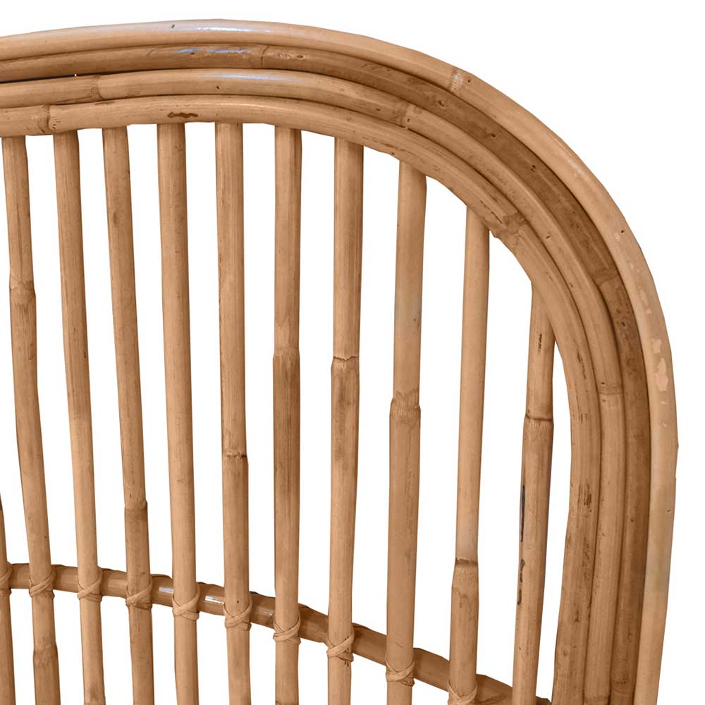 Rattan Kopfteil Detail mit natürlicher Flechtstruktur und sanfter Rundung – Teako