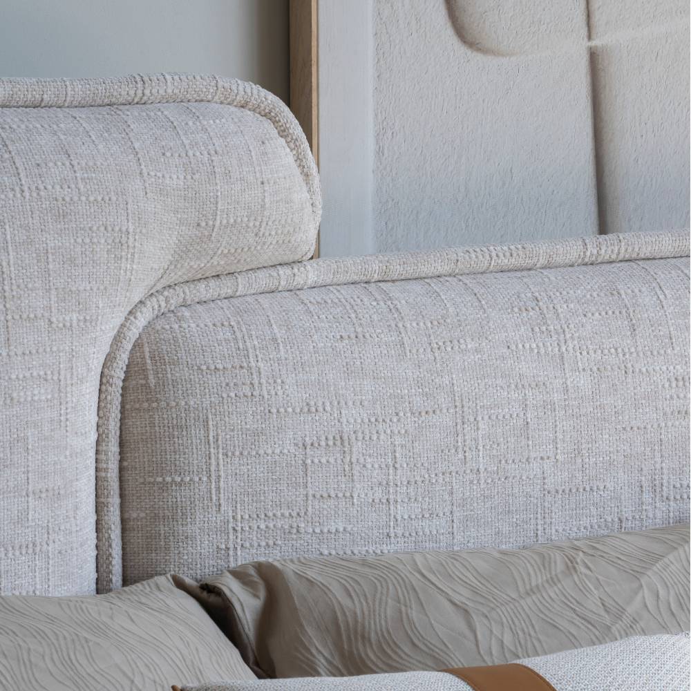 Design Polsterbett komplett ausgestattet - Lyaneza