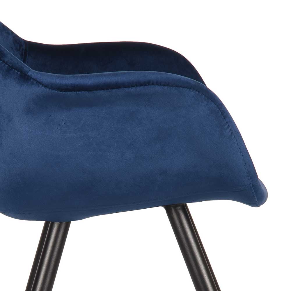 Armlehne und Sitzfläche des blauen Samt Esszimmerstuhls im 2er Set mit feiner Steppung – Omnus