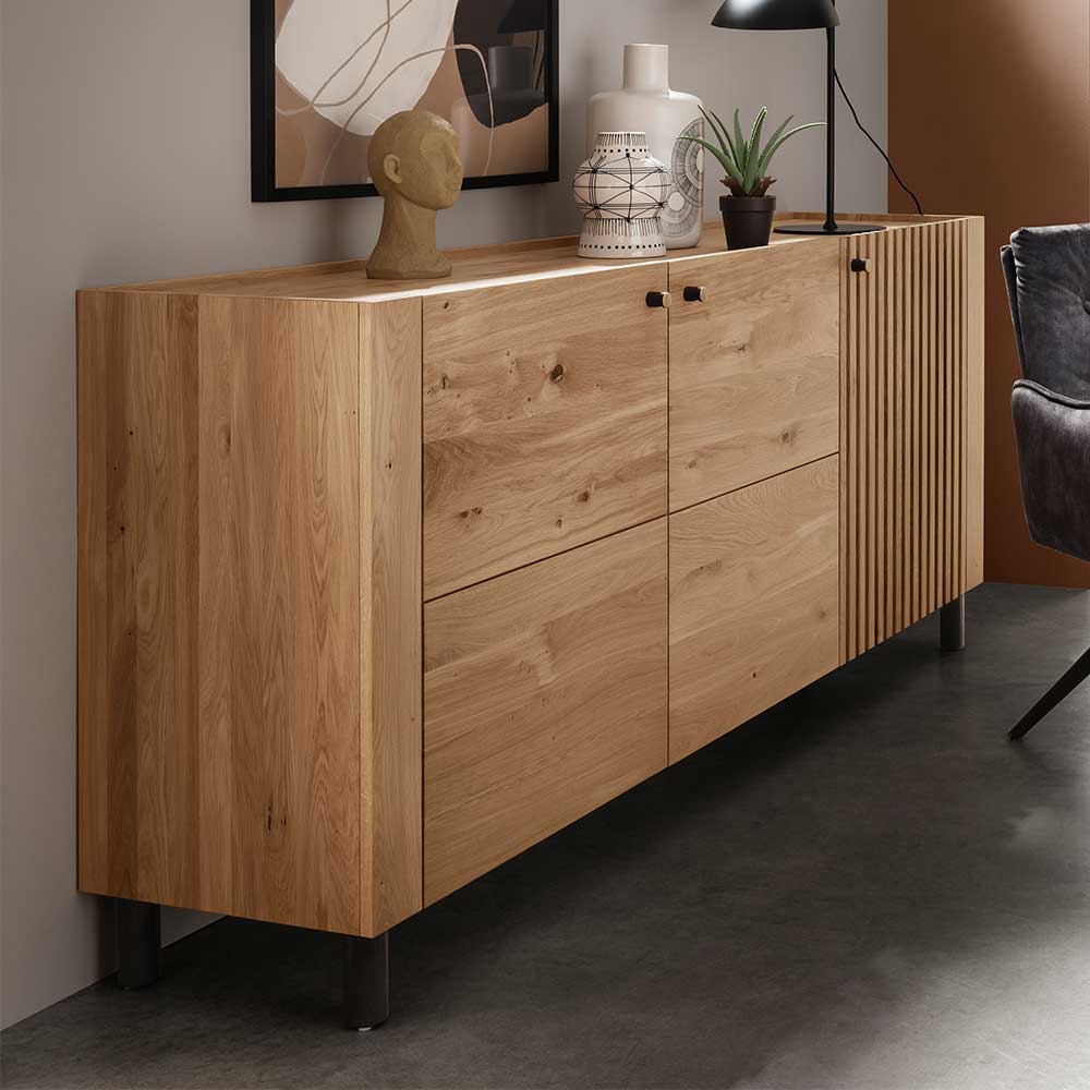 Wildeiche Sideboard im Skandi Design mit geschlossenen Türen und Lamellen – Valouis